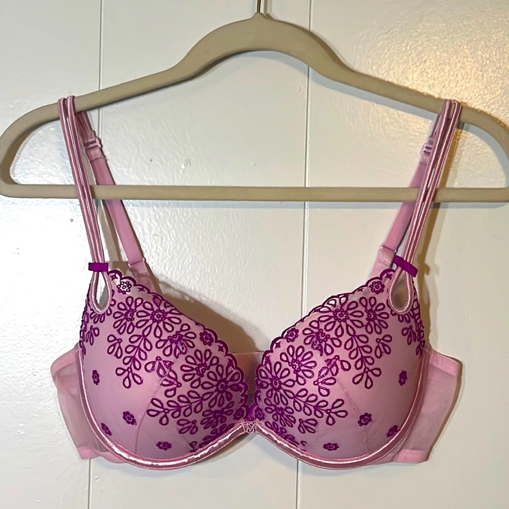 Victoria’s Secret prime floral embroidered push-up bra